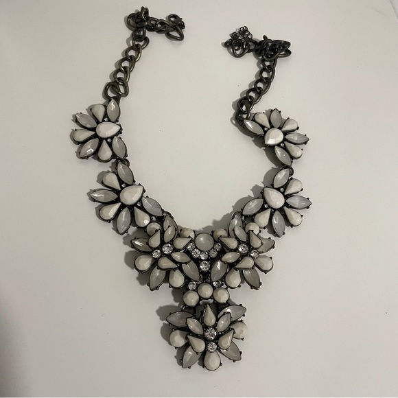 Statement necklace with rhinestone embellishments - Picture 1 of 7